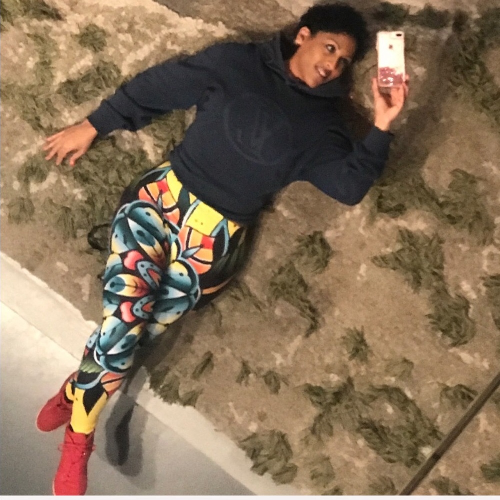 Last pair of YELLOW TATTOO FLOWER Graphic Leggings 3D Callie - Picture 2 of 8